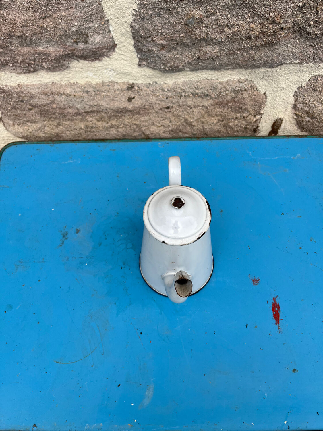 Enamelled coffee maker