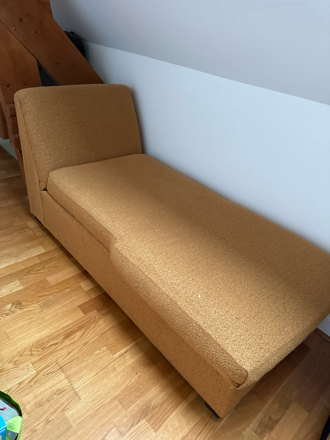 Sofa - Daybed with large storage compartment