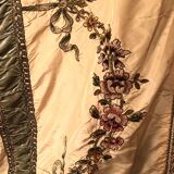 Bedspread converted into silk door with rich decorations embroidered in cinnamon, nineteenth