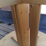 Round table in pine furniture Les Arcs