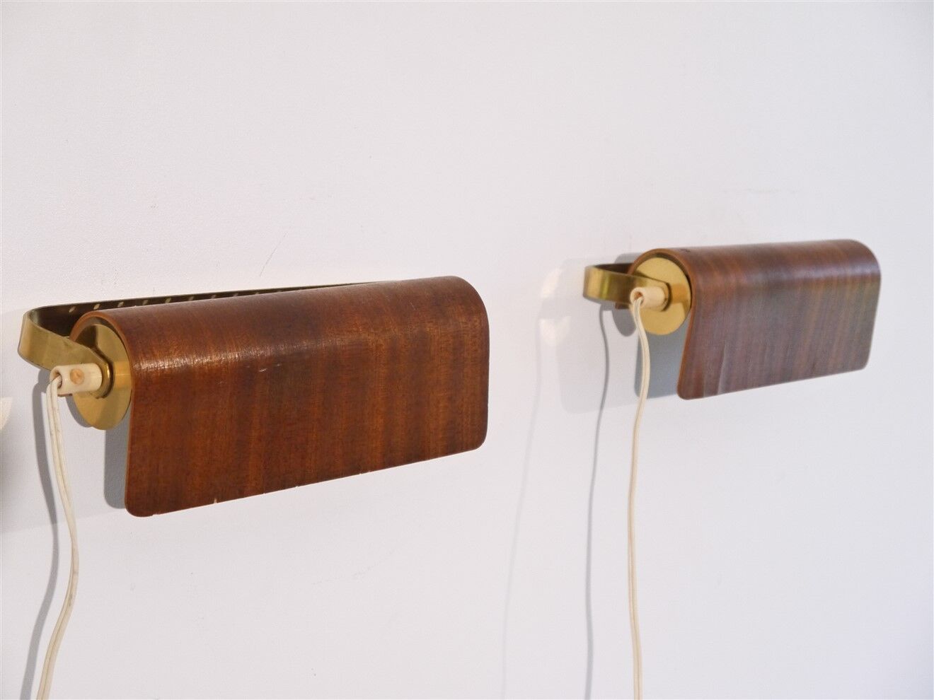 Pair of Scandinavian wall lamps in wood and brass 1960