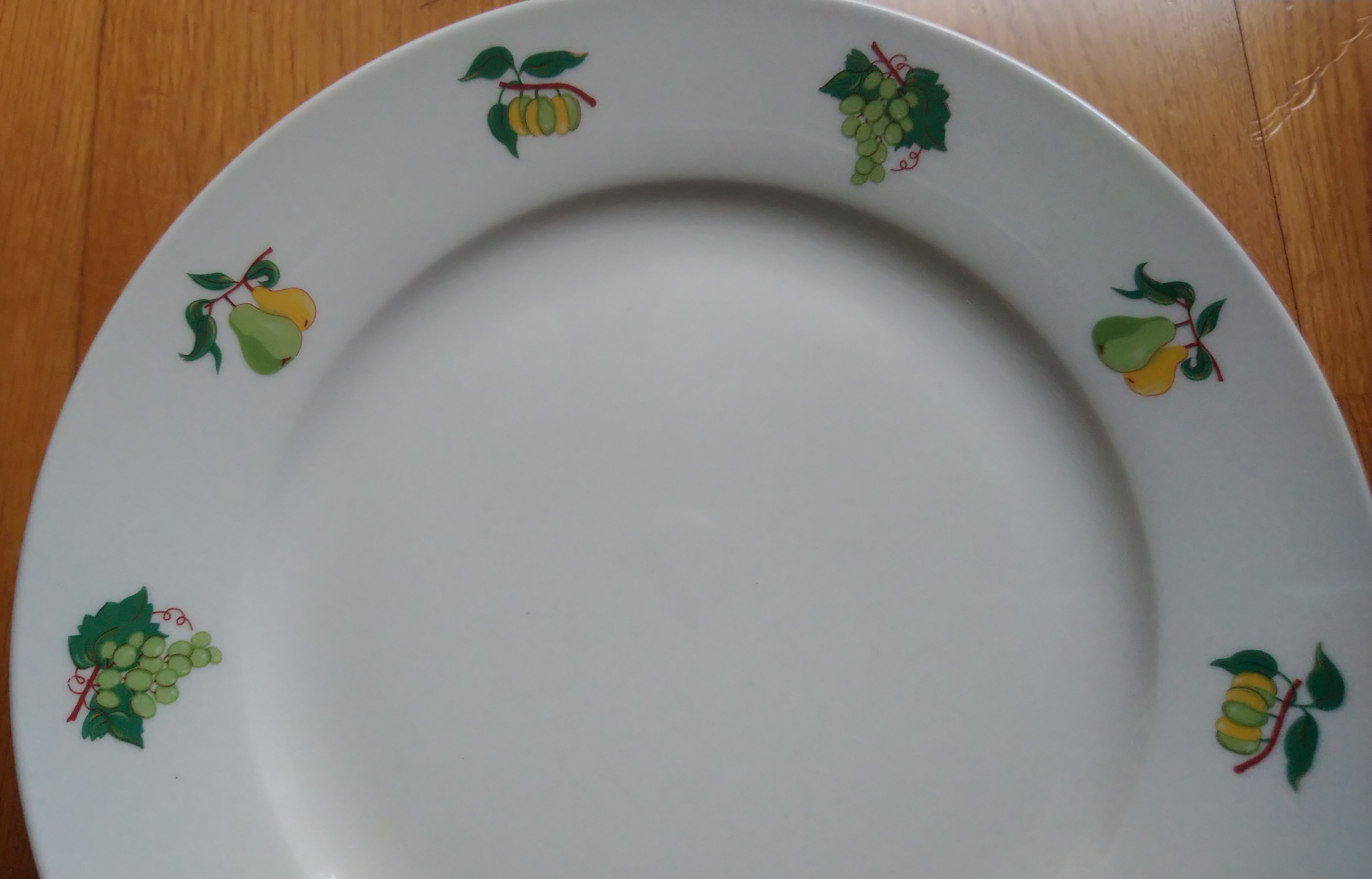 batch of 7 plates Guy Degrenne-Harmony
