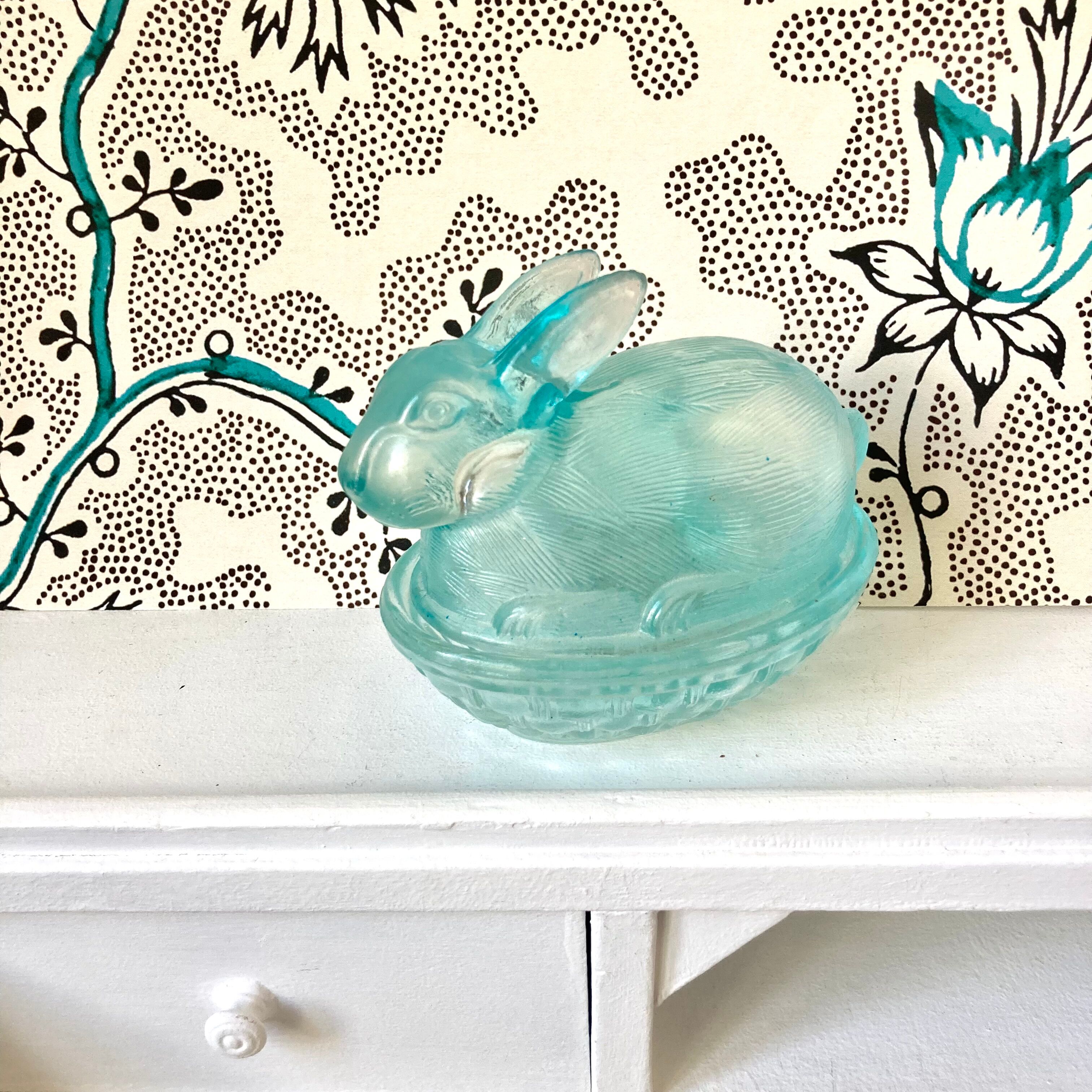 Rabbit-shaped molded glass candy box