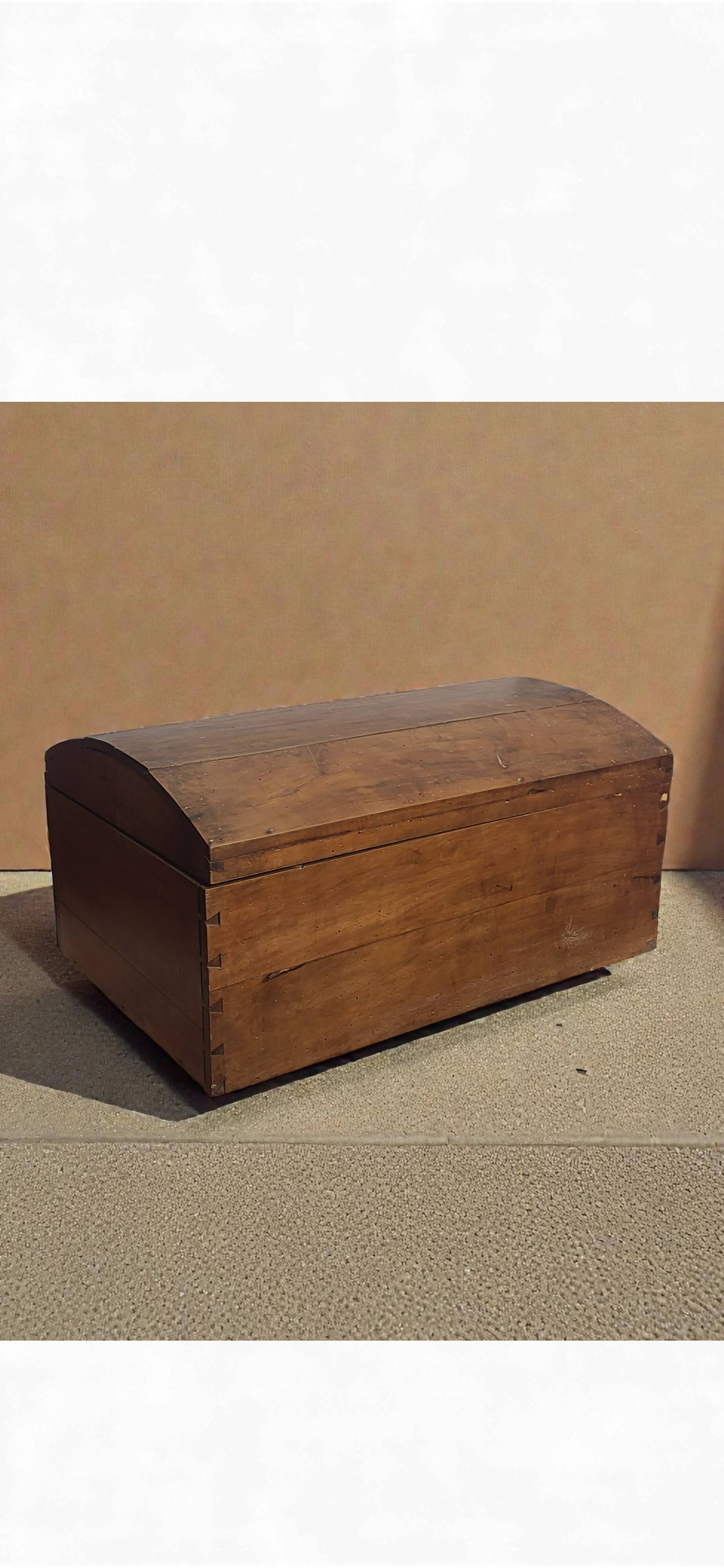 Wooden storage chest/trunk