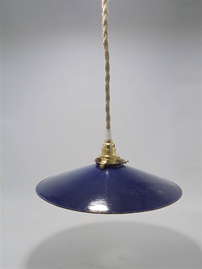 Enamelled sheet metal suspension