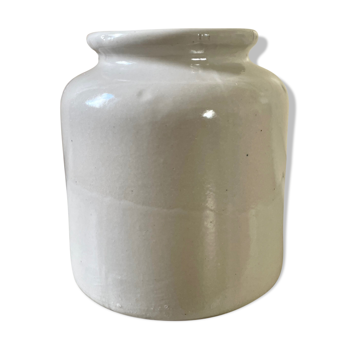 Vintage white enamelled stoneware pot