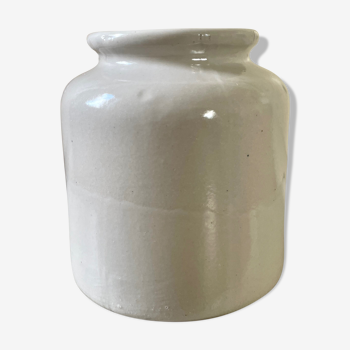 Vintage white enamelled stoneware pot