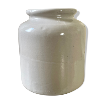 Vintage white enamelled stoneware pot