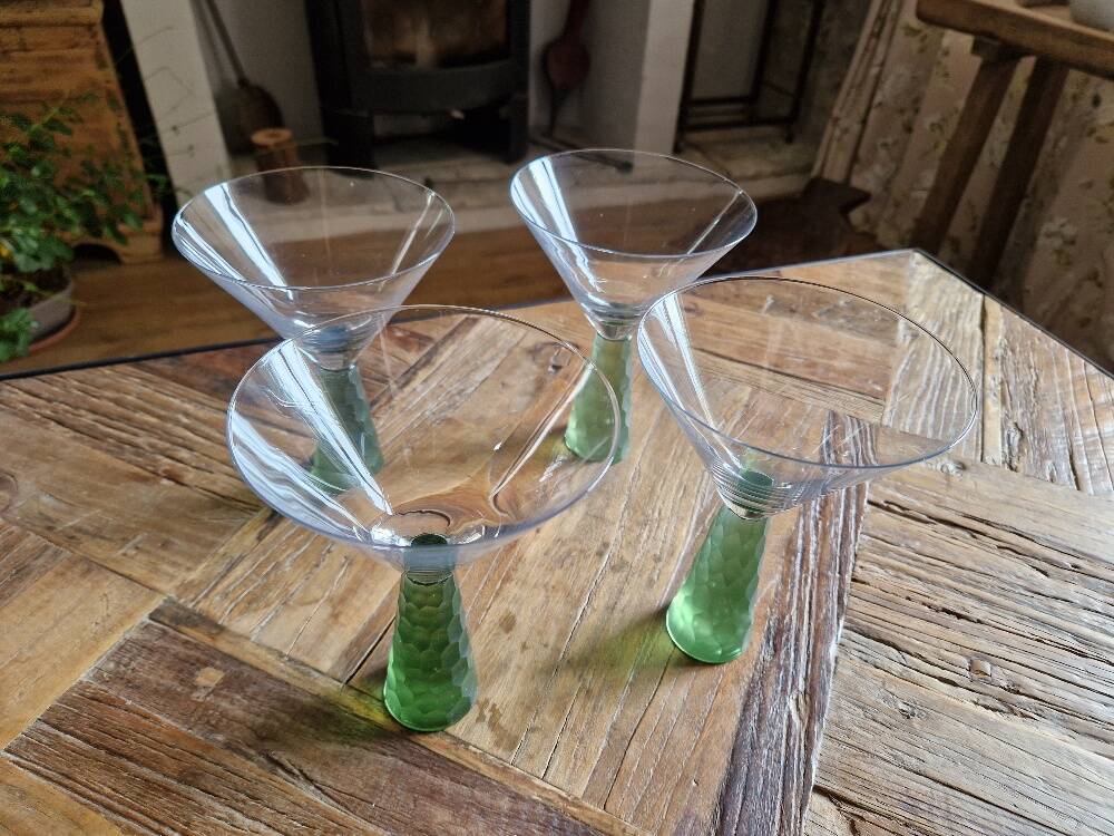 4 cocktail glasses