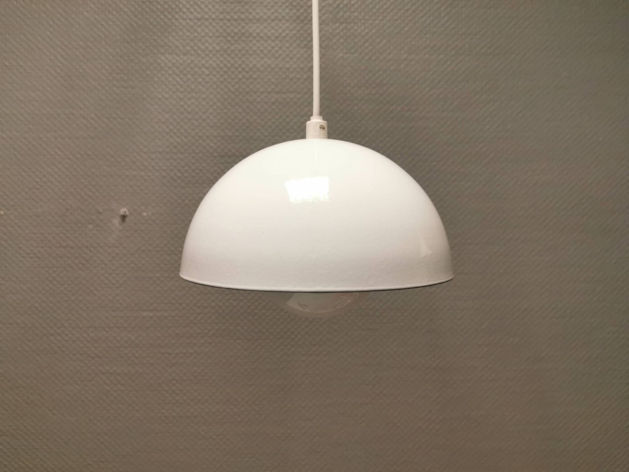 One of the old Flowerpot vp1 in enamel, designed by Verner Panton.