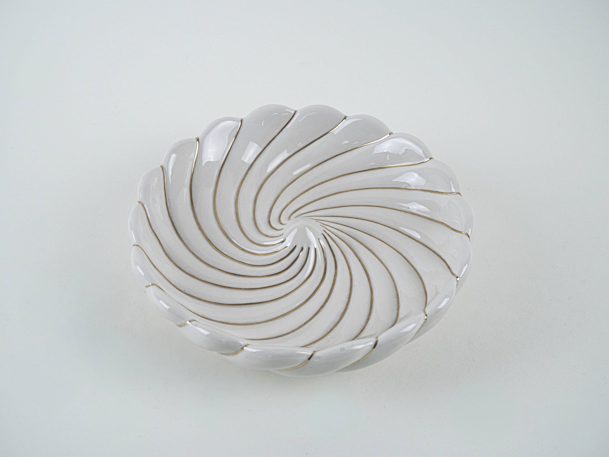 Ceramic decorative bowl, Italian design, 1980s, production: Italy
