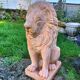 Paire de lion de jardin en terre cuite ancien