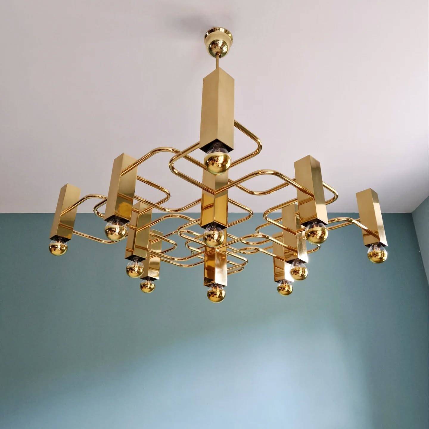 Geometric brass chandelier, design G. Sciolari, Boulanger, 1970