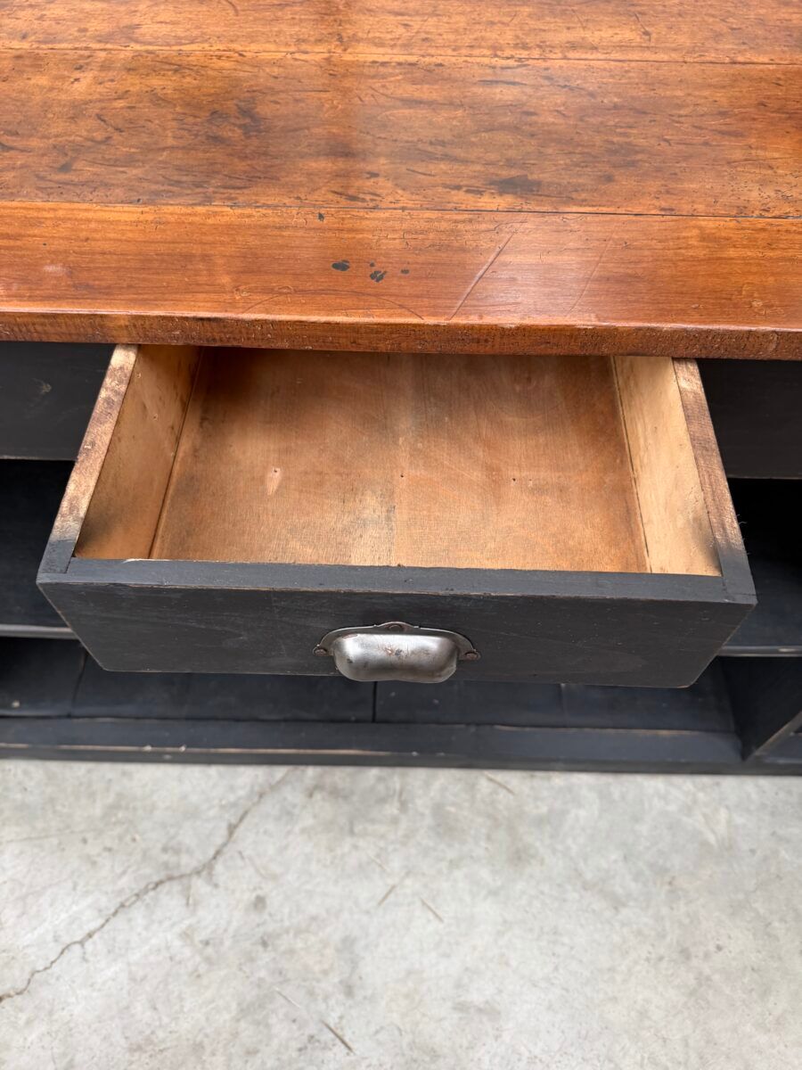Trading counter early 20th century
