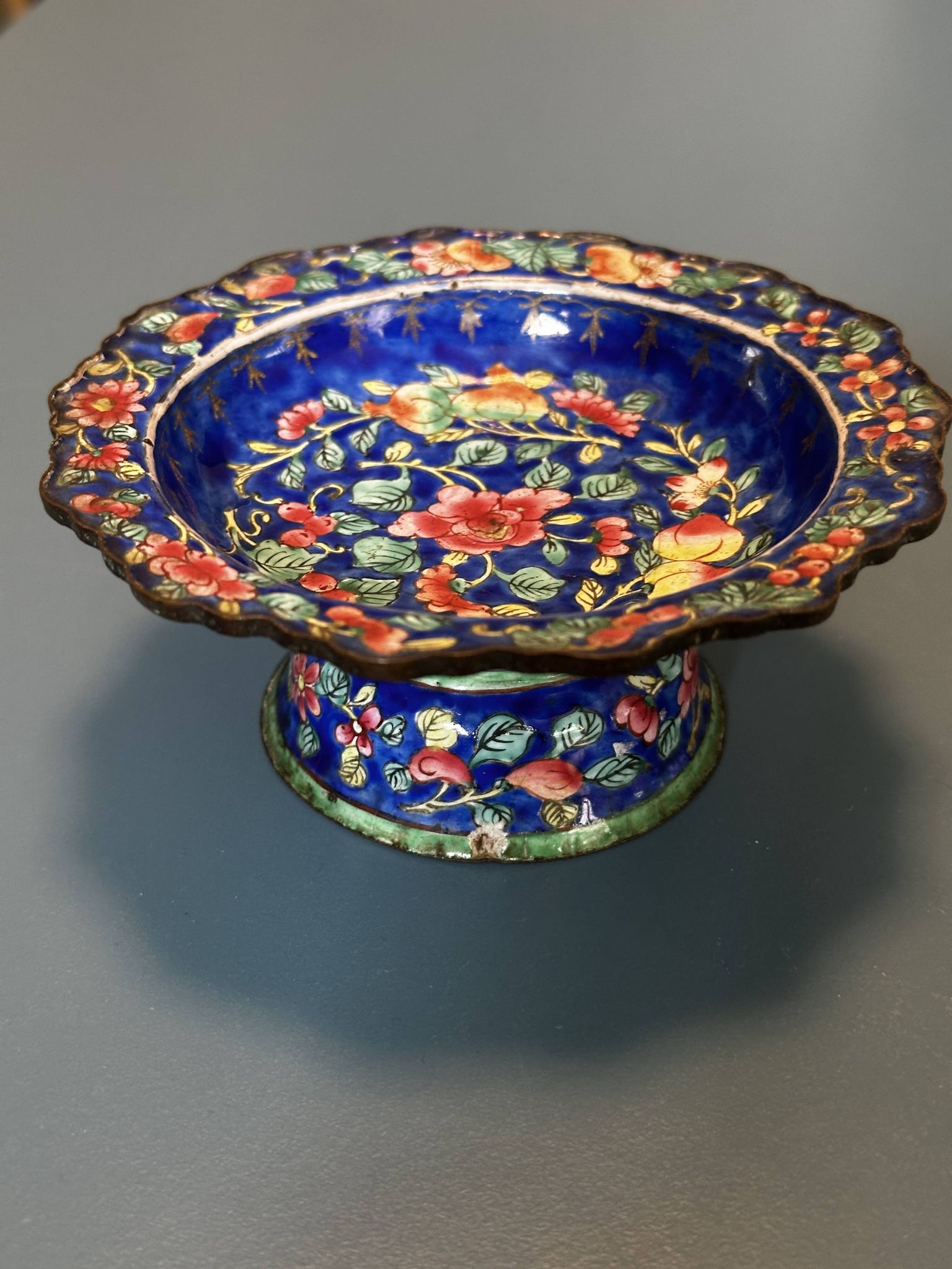 Pair of footed bowls in Canton enamel – China – floral decoration – F