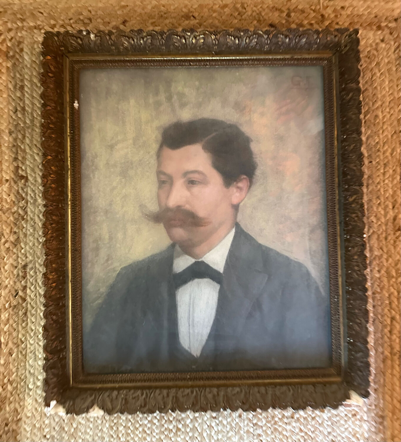 Portrait of a man with a moustache – Original 19th-century pastel – Stucco frame