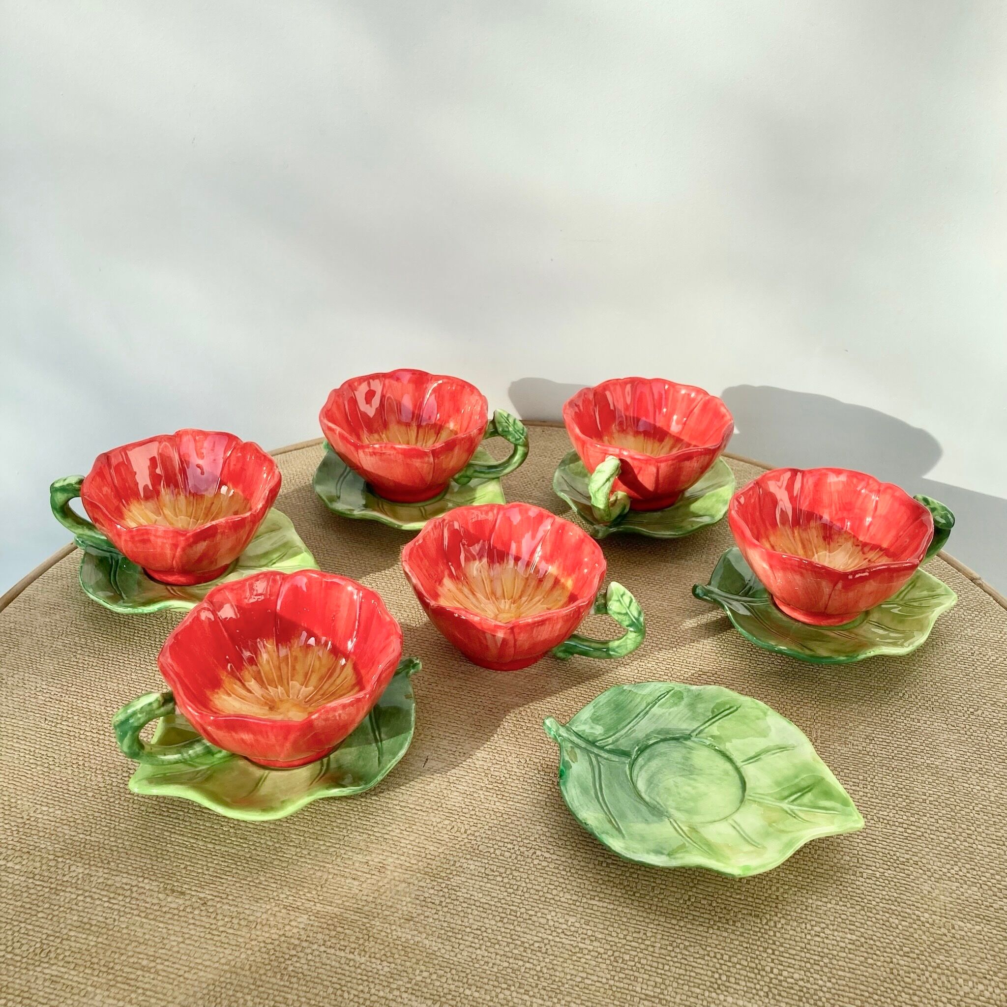 Coffee cups flowers slurry