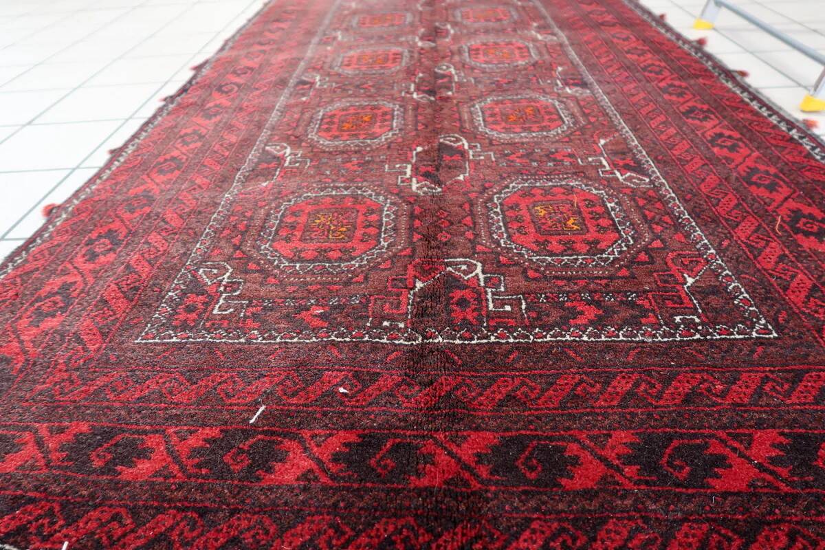 Tapis Baluch afghan ancien fait main, 105 cm x 212 cm (3,4 pi x 6,9 pi), années 1930 - 1C1159