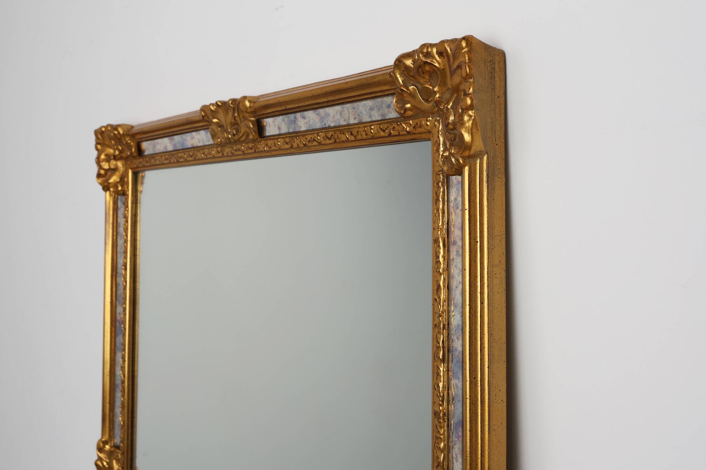 20th century Baroque Revival Mirror by Deknudt in gilded Resin, Belgium