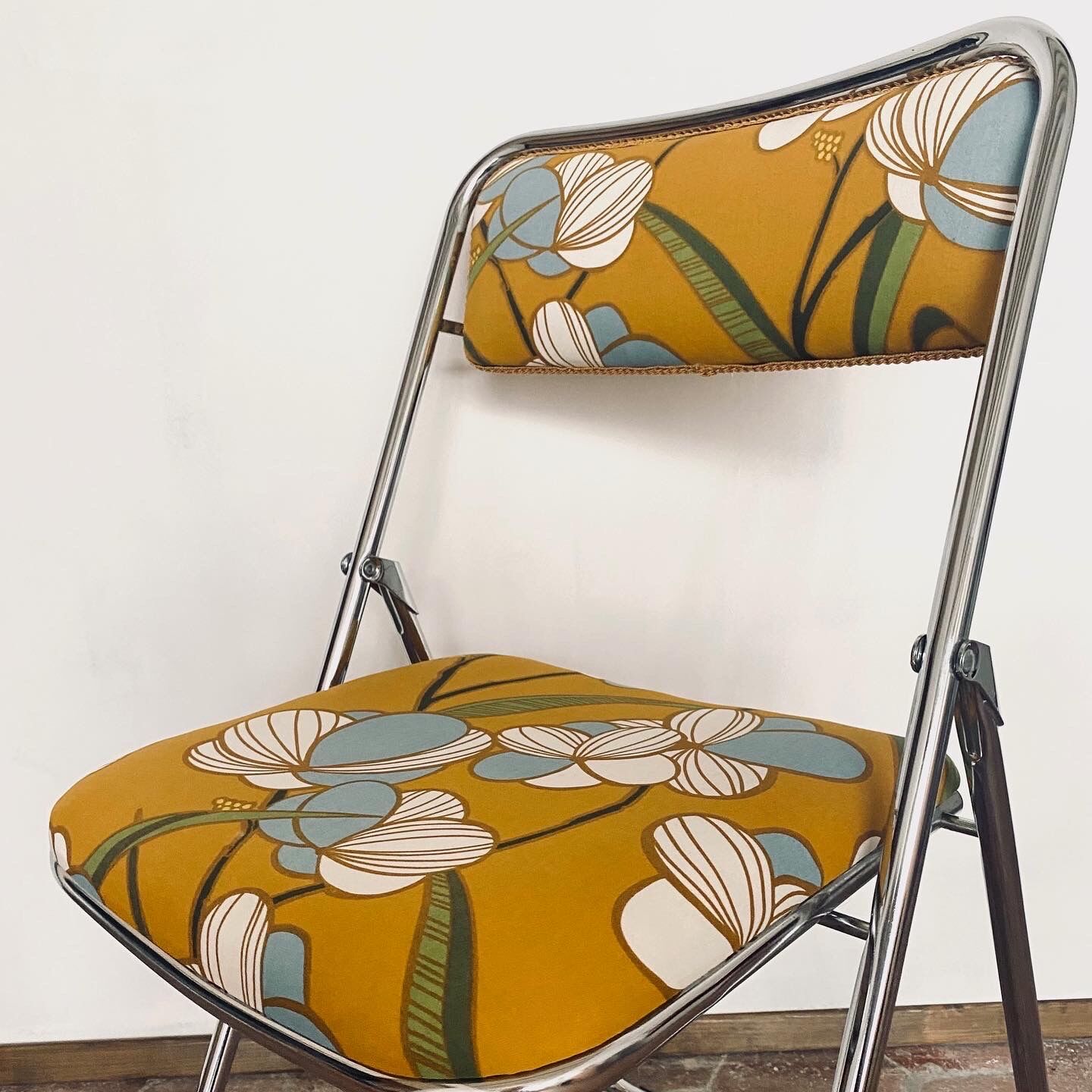 Vintage folding chair - upcycling - Iphigenie Yellow