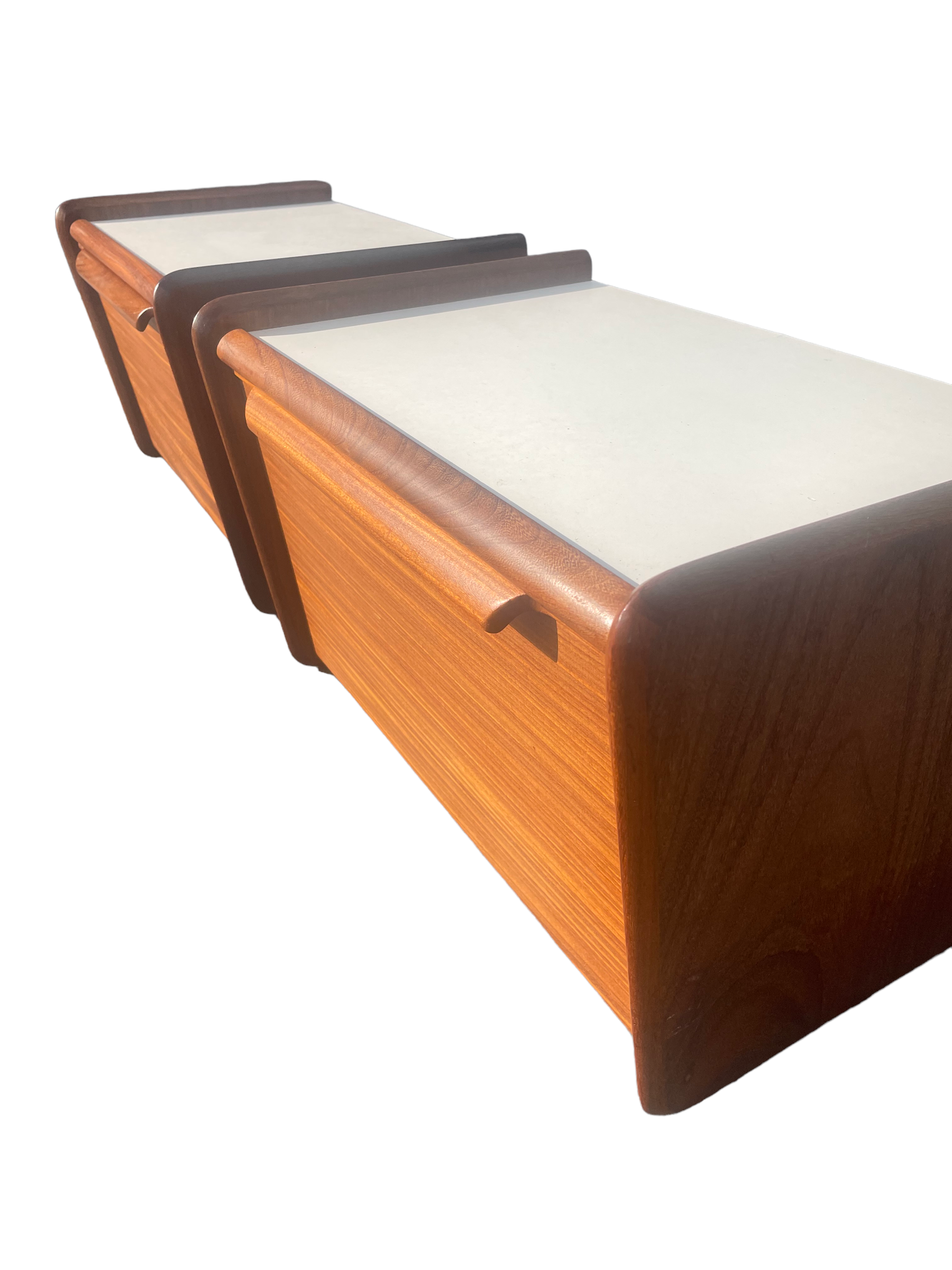 2 hanging bedside tables