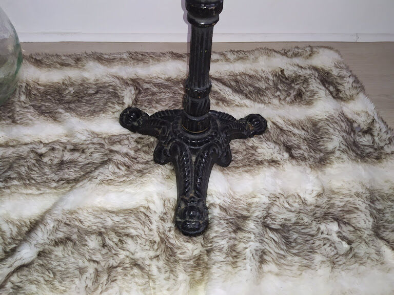 Former fonte foot bistro pedestal
