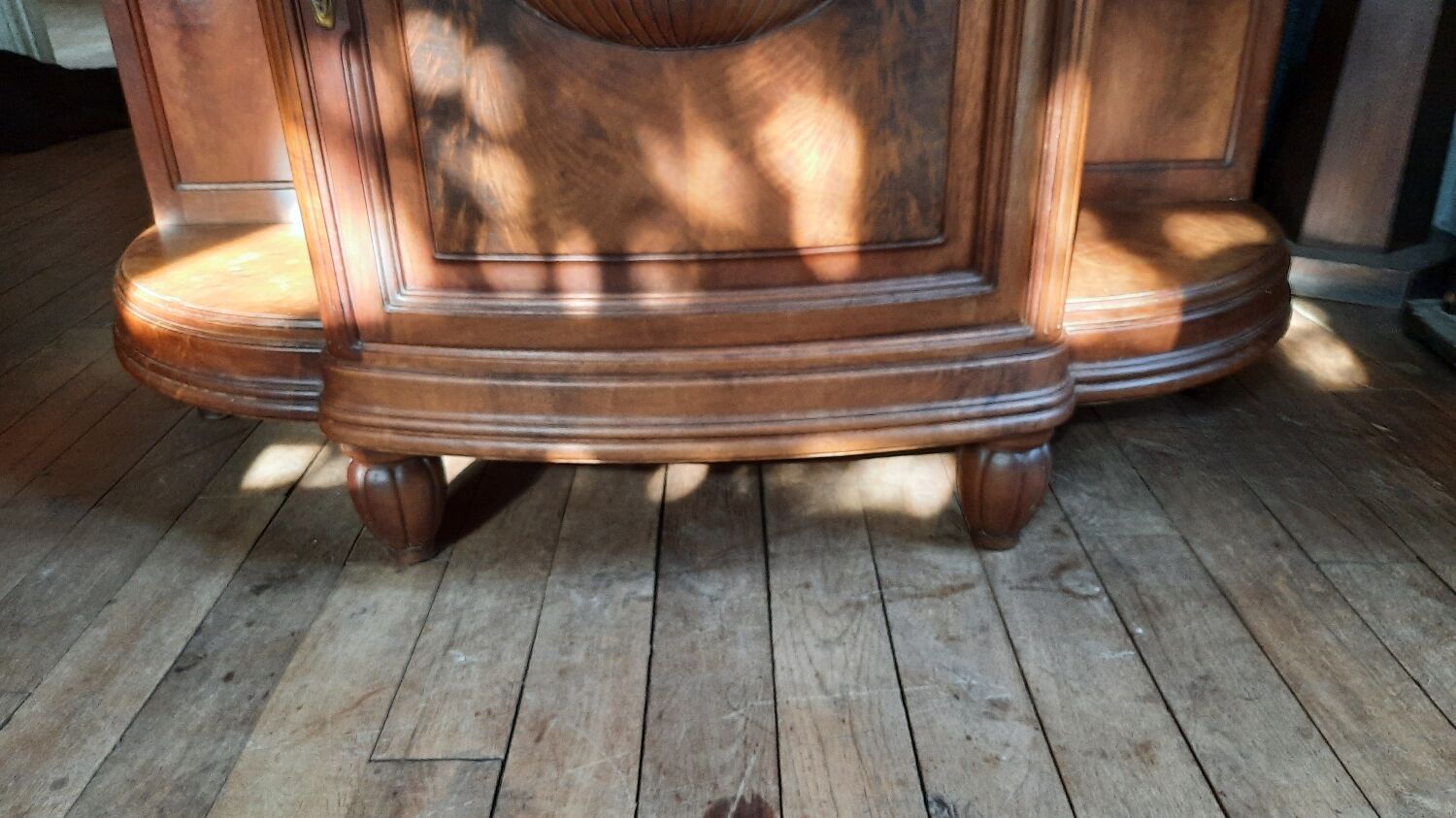 Buffet art nouveau