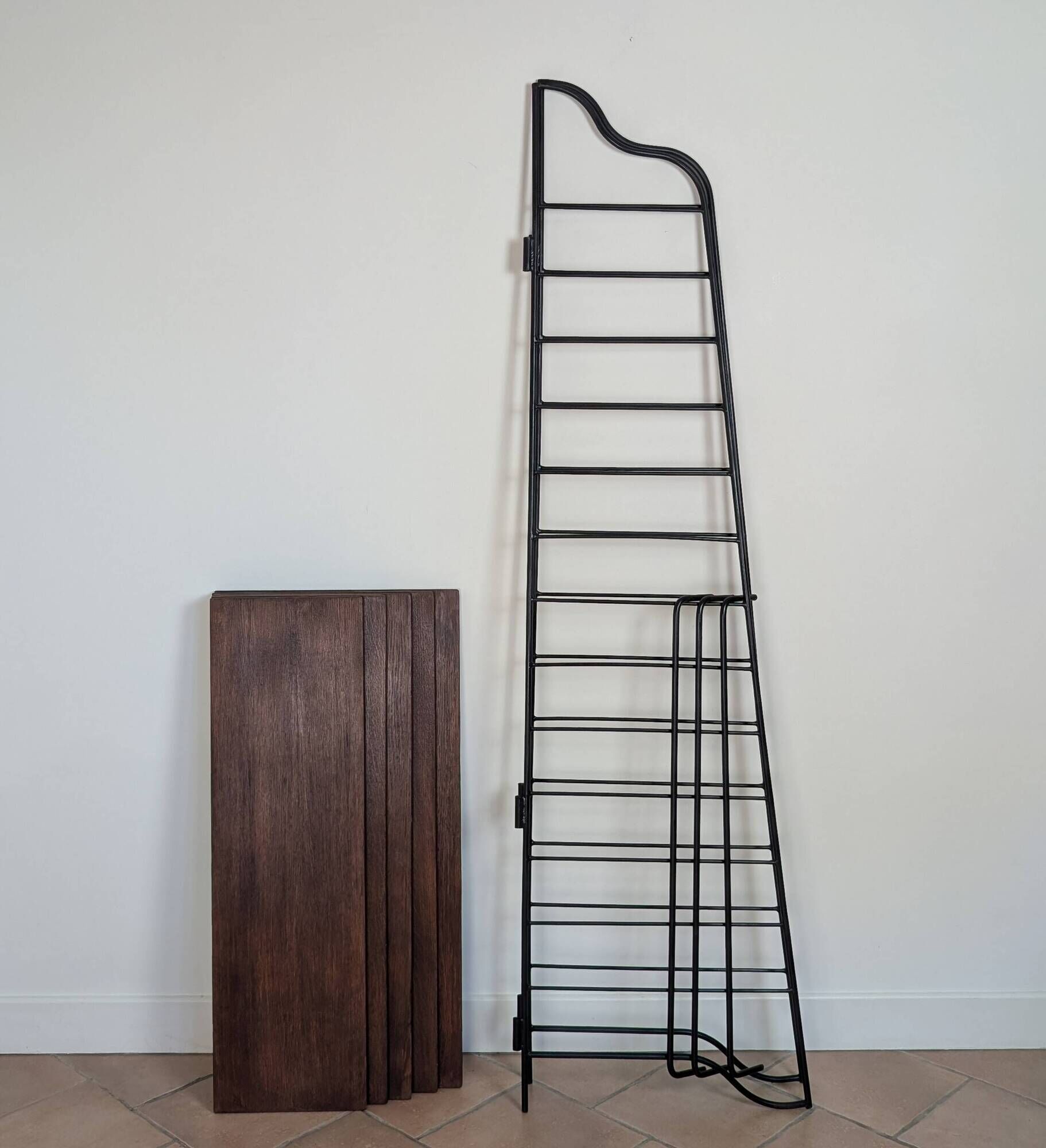 Bookshelf 60'