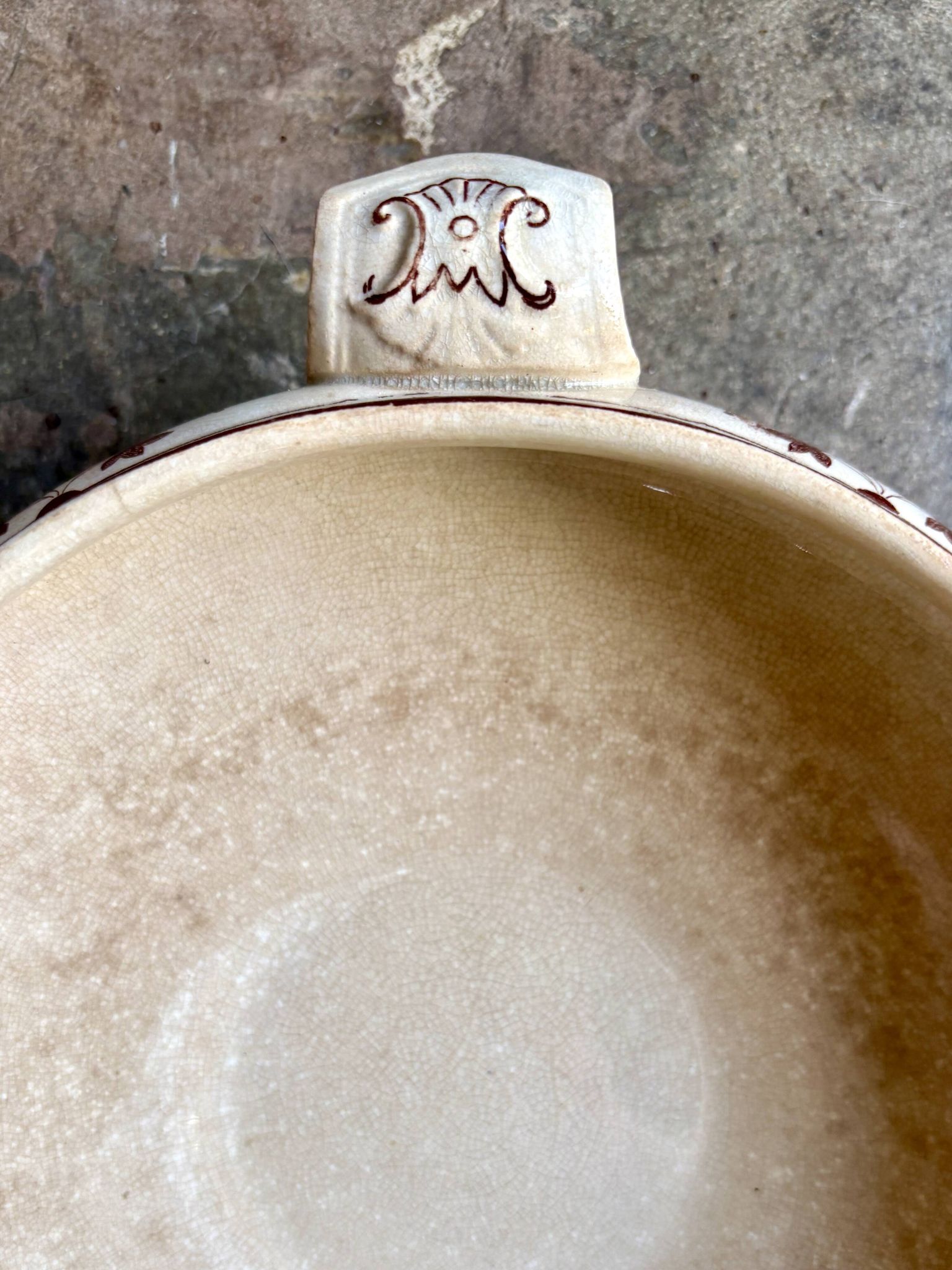 Jules Vieillard soup tureen - Bordeaux in iron earth, "Louis XV" service