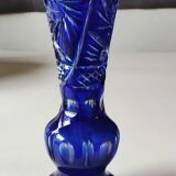 Vase en cristal de Bohème taillé. Col cranté. Étoiles sophistiquées, 26 cm