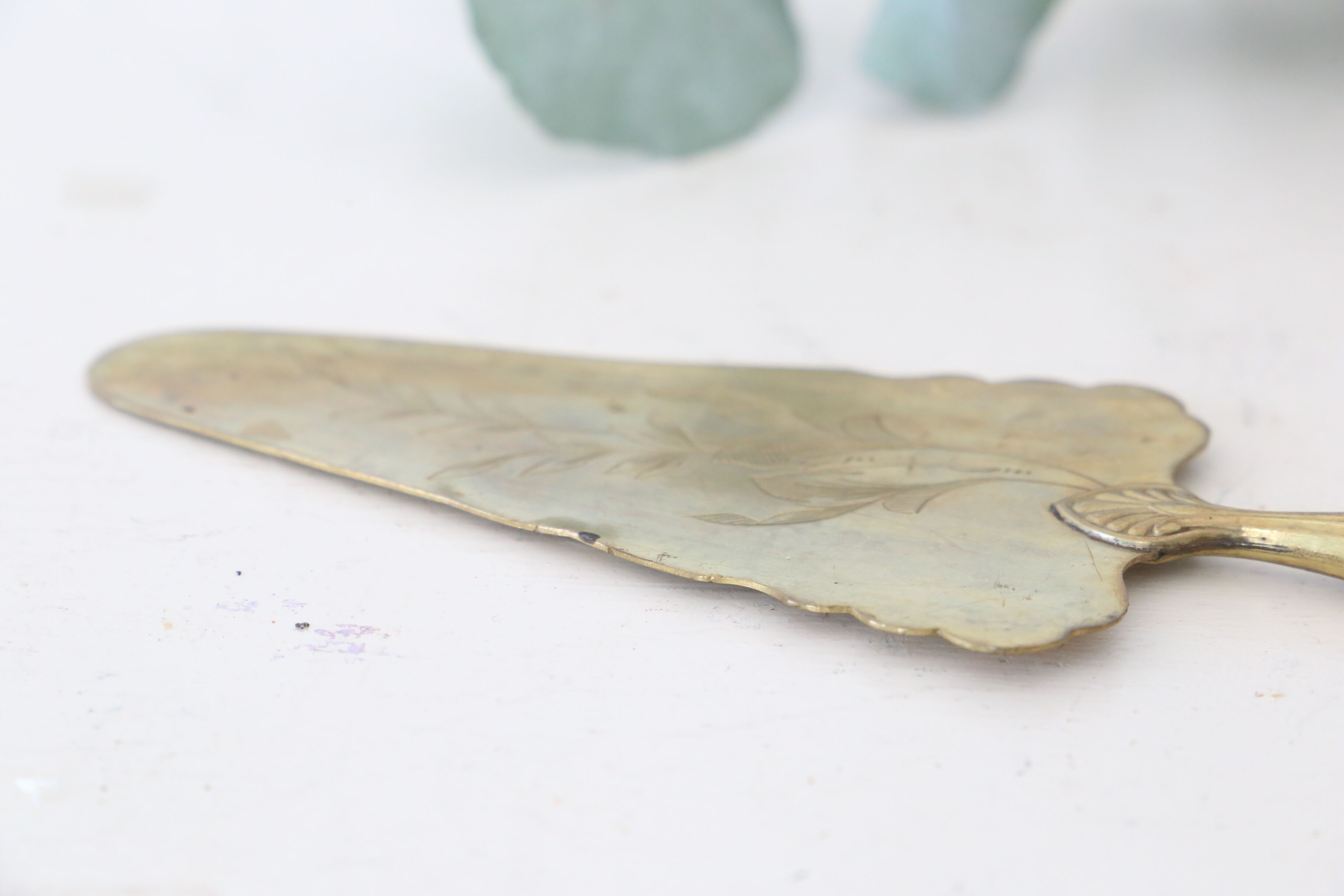 Vermeil pie shovel and silver metal, vintage