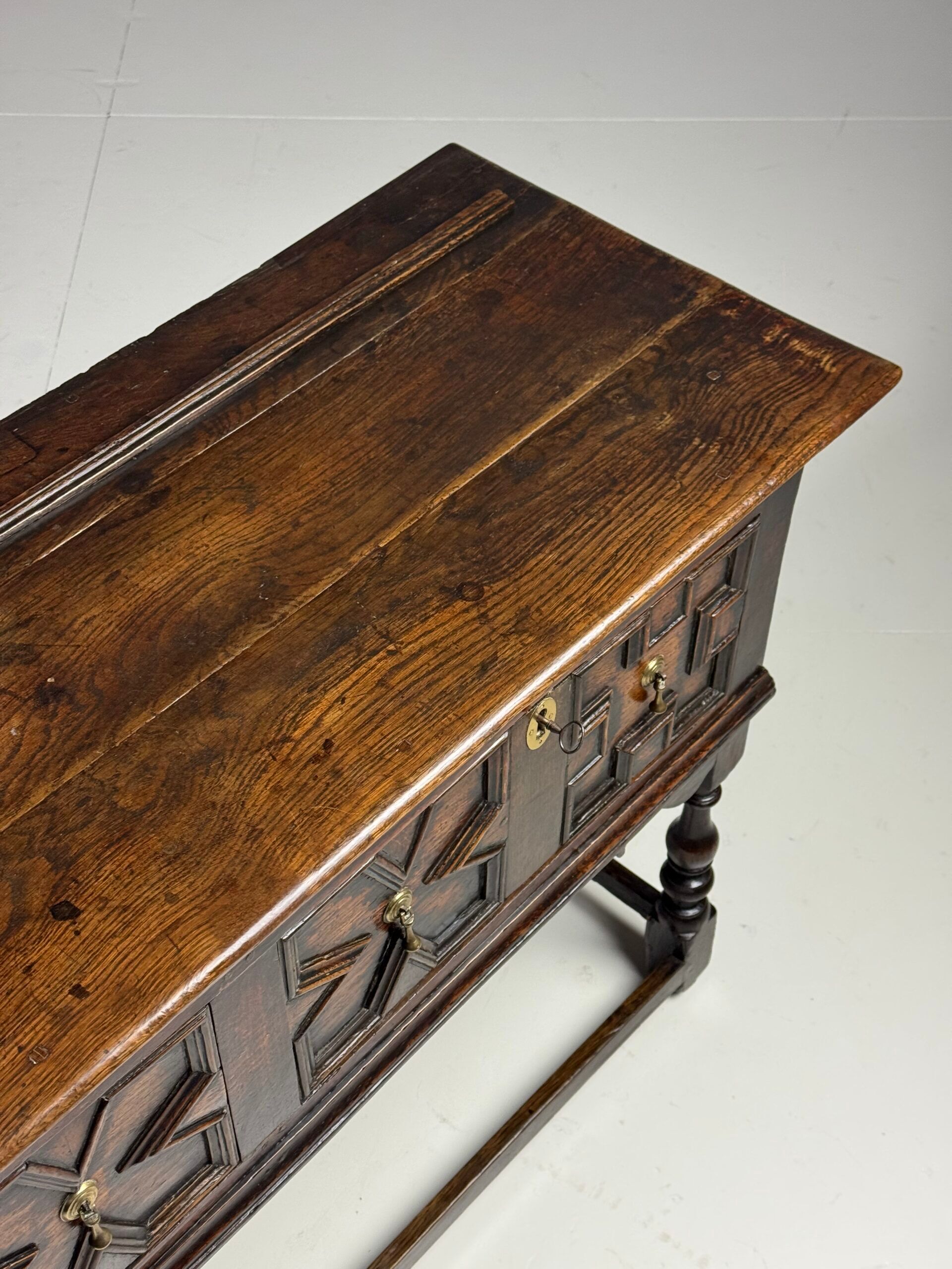 English dresser 17th century