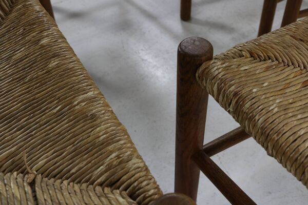 Ensemble de six chaises à repas en chêne par Borge Mogensen