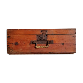 Old wooden trunk handle