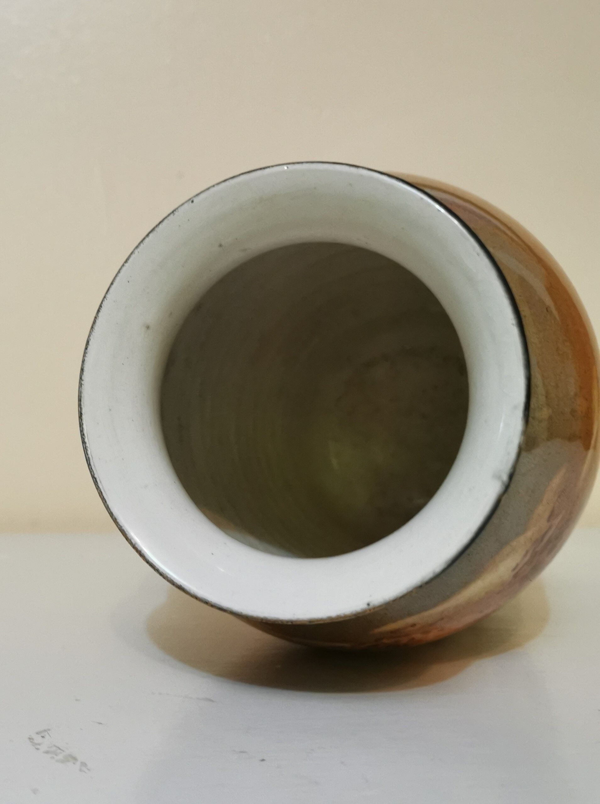 Porcelain vase by Capoa