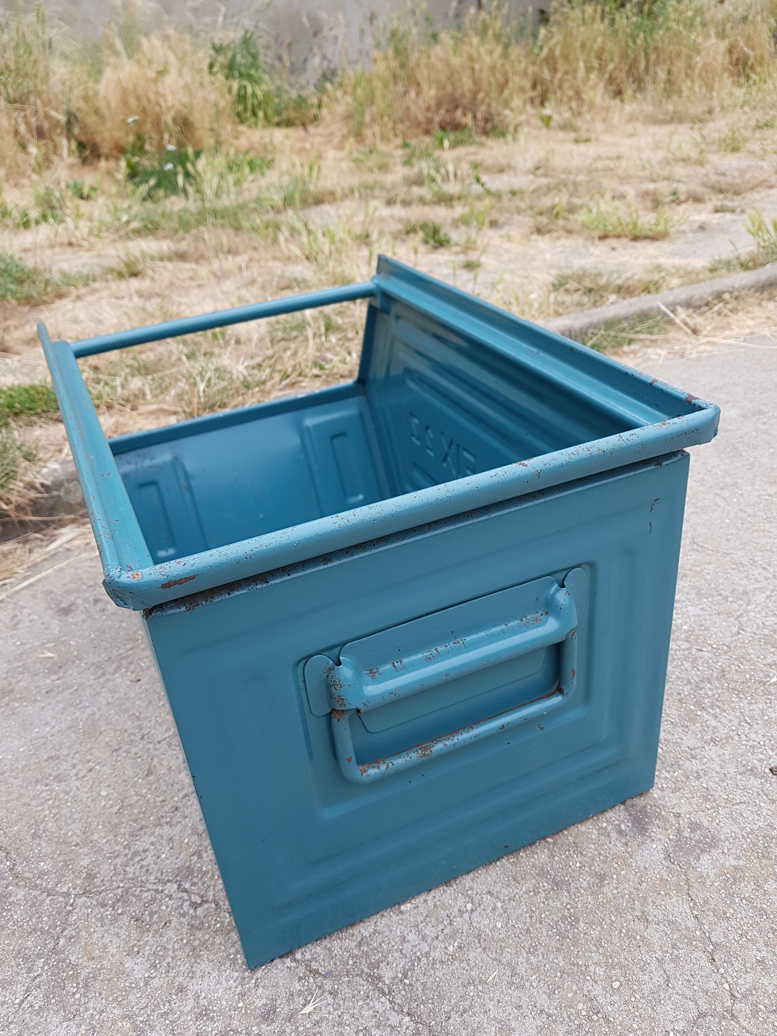 Former large schaefer tray in blue metal lagoon