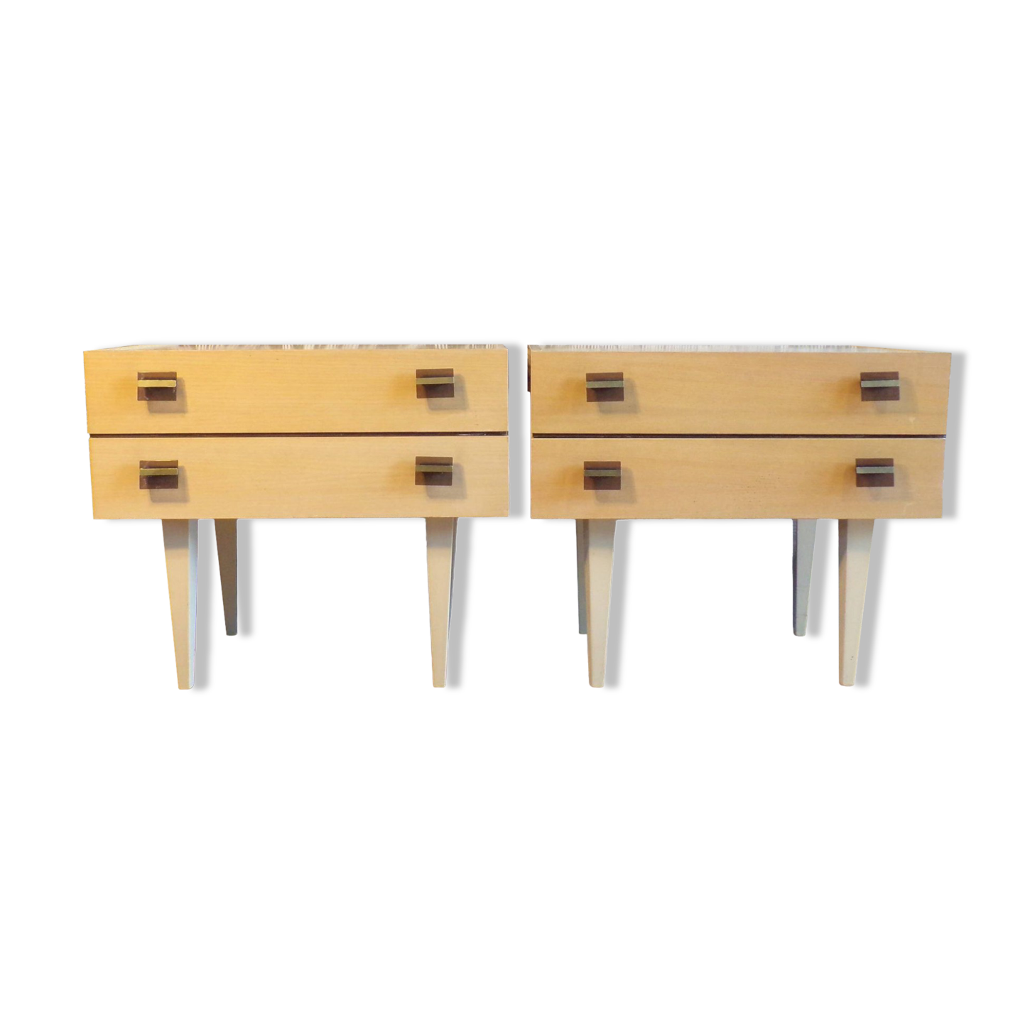 Paire de chevets vinatge en bois blanchi