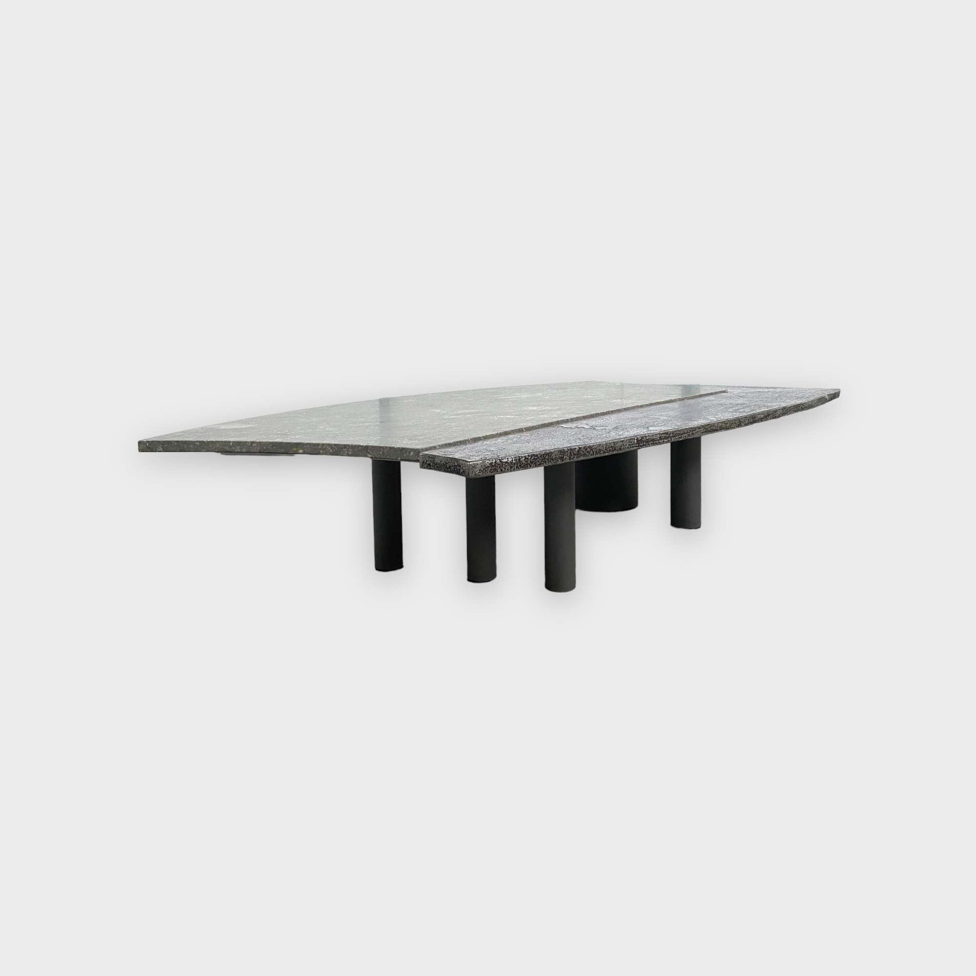 Table basse brutaliste en marble & fer de pia manu, années 1990