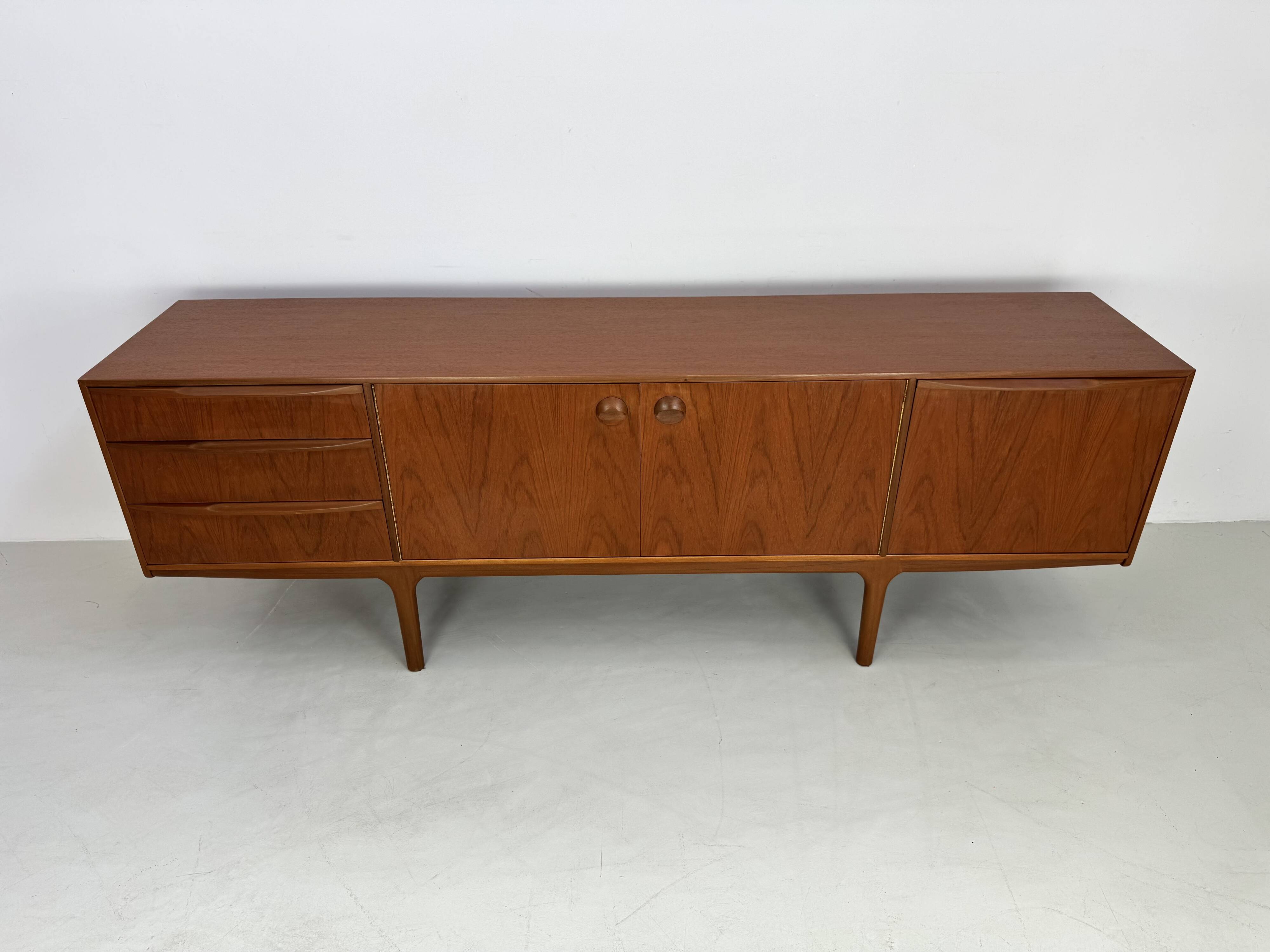 Buffet vintage de McIntosh, design de T. Robertson des années 1960