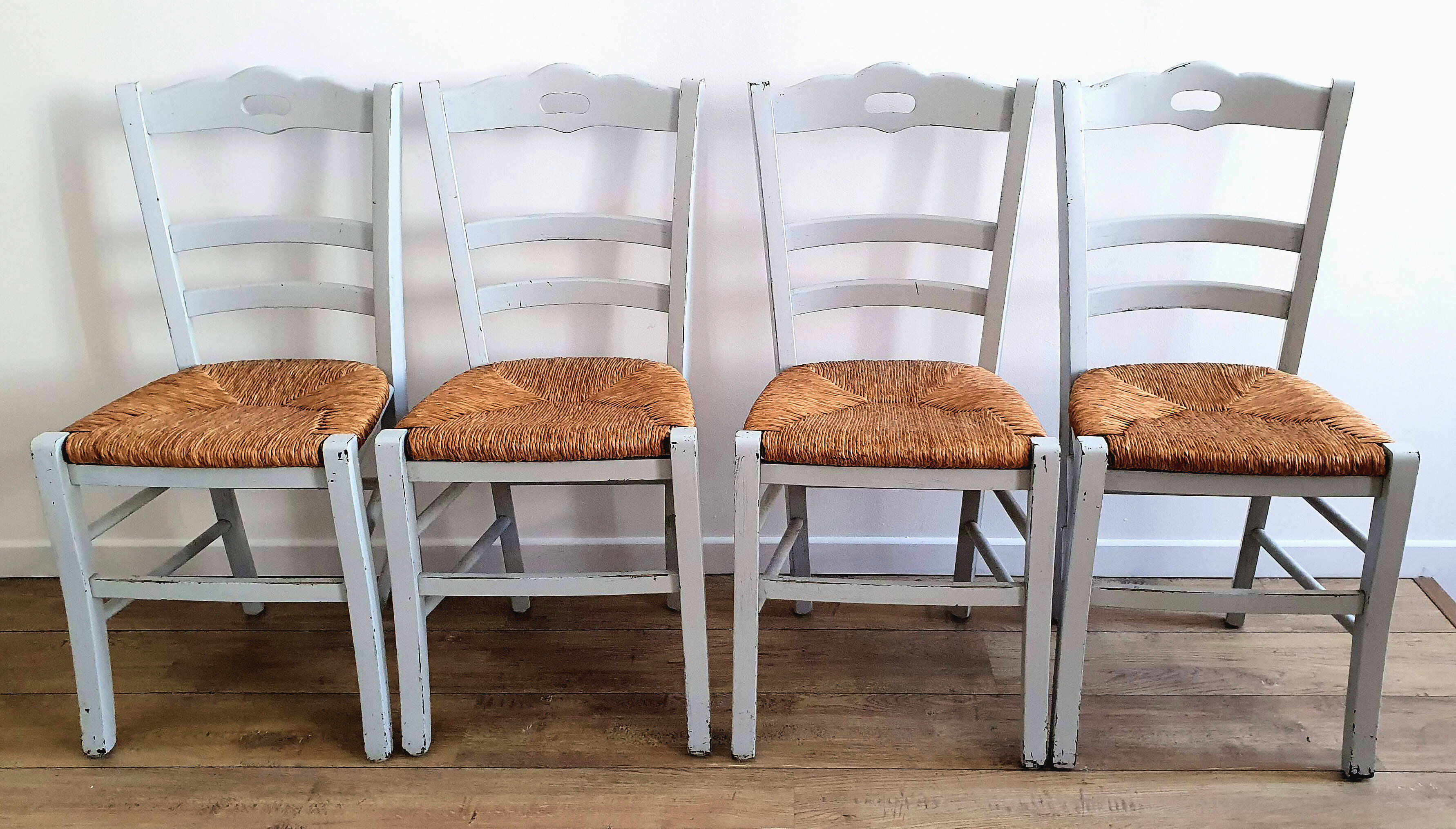 Light grey mulched chairs