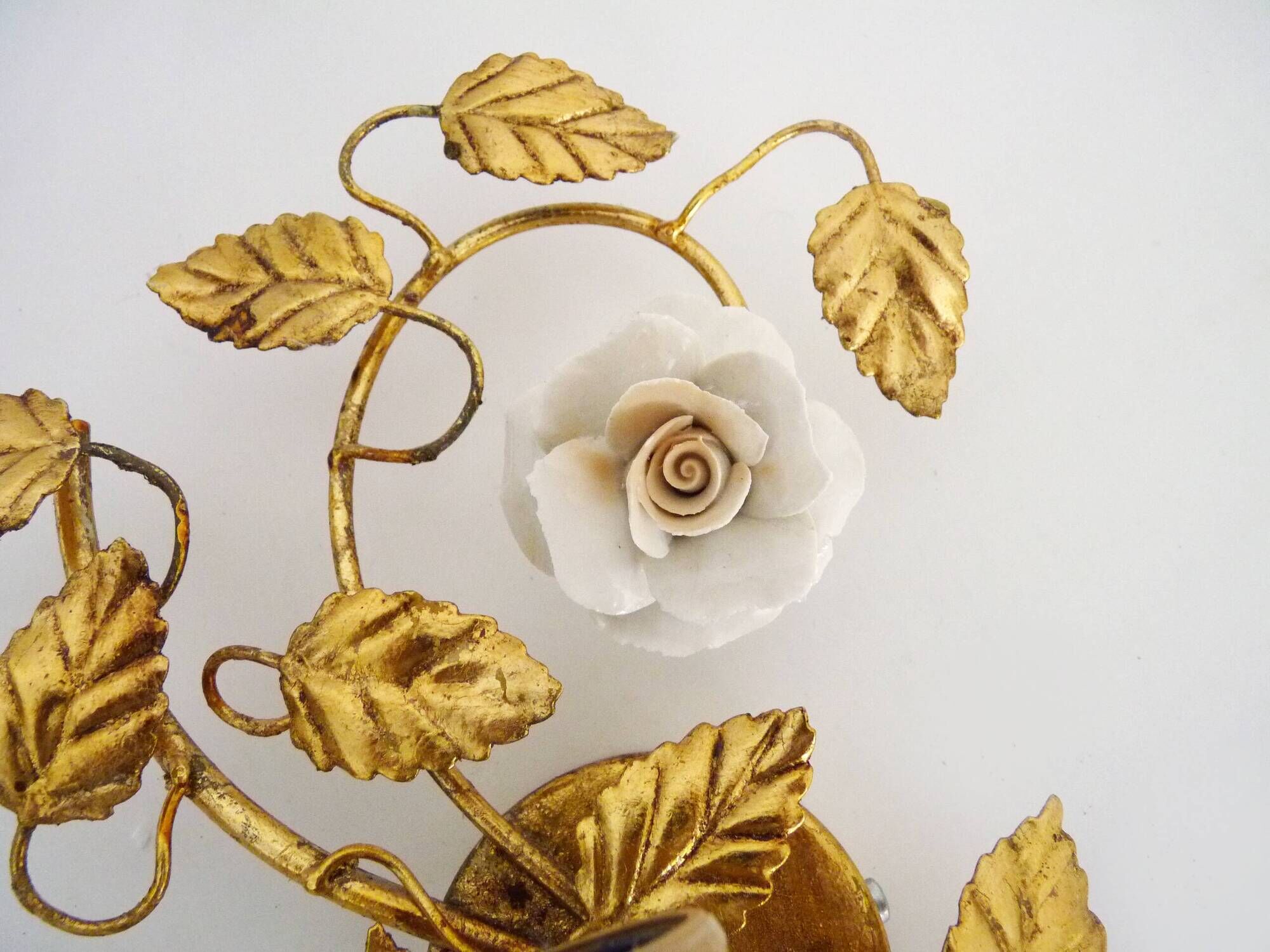 Paire d'appliques murales italienne feuillage doré à la feuille d'or, années 70-80