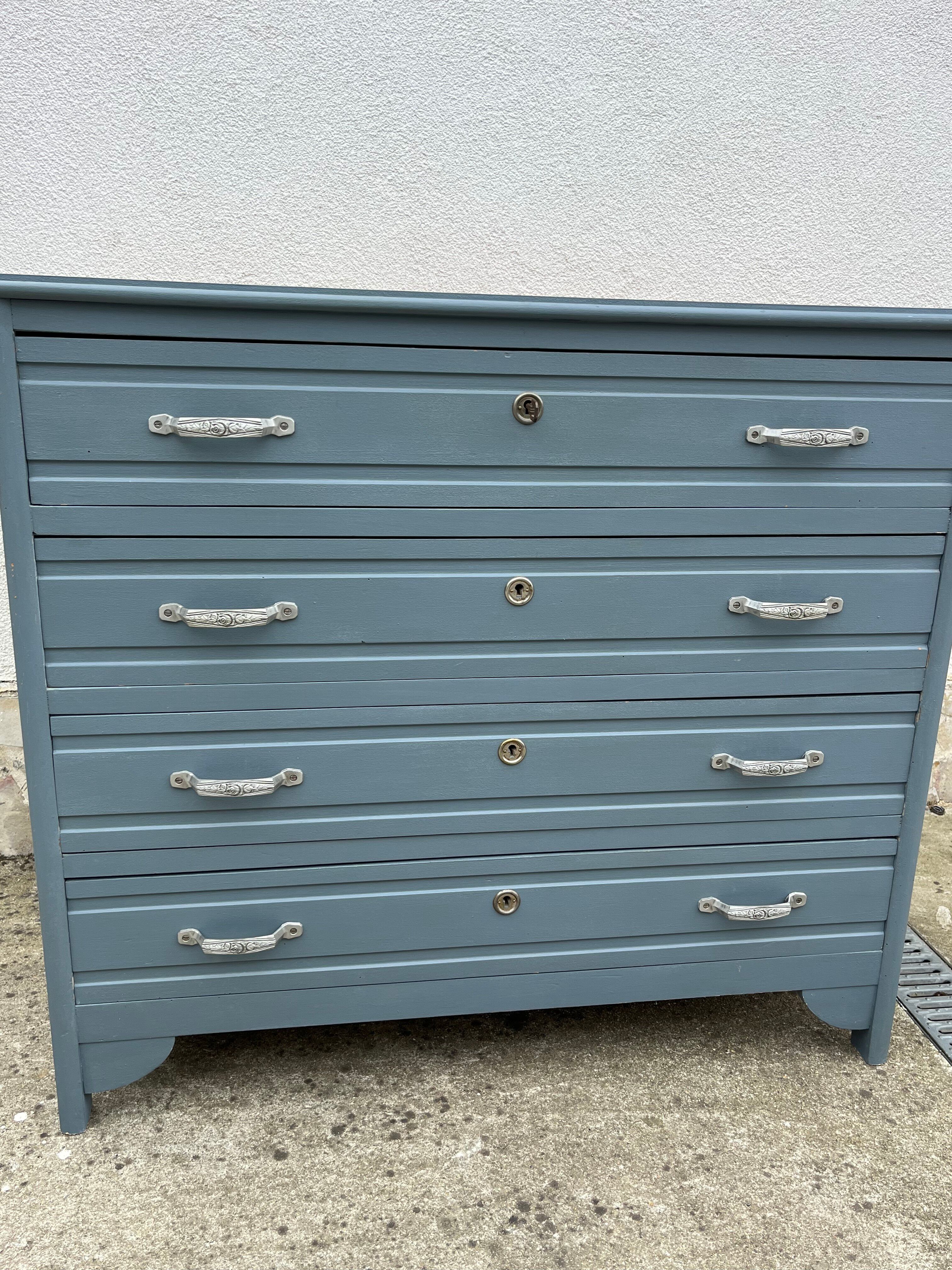 Vintage Art Deco chest of drawers