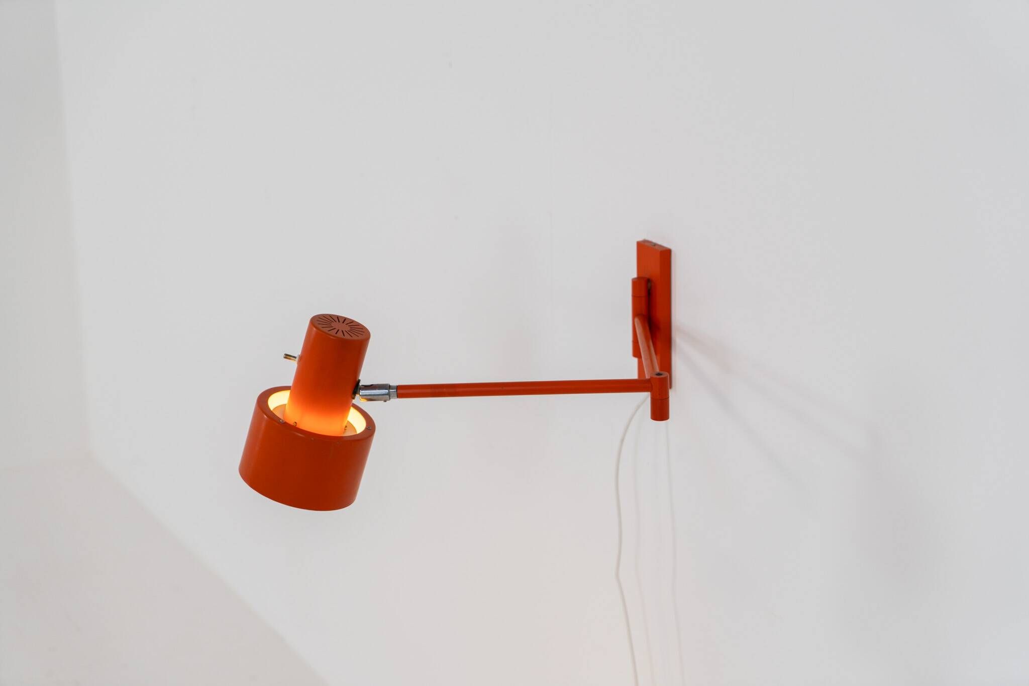 Applique murale orange "Skala" par Jo Hammerborg
