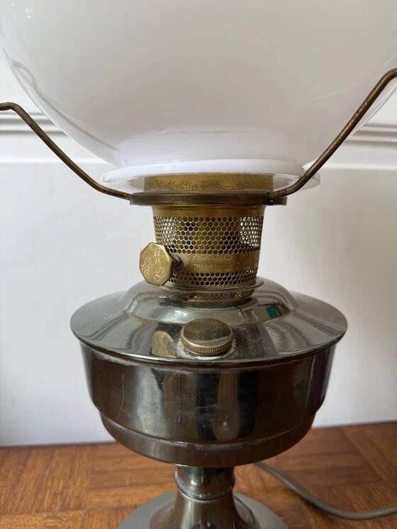 Art Nouveau electric oil lamp made in England, model Alladin 23