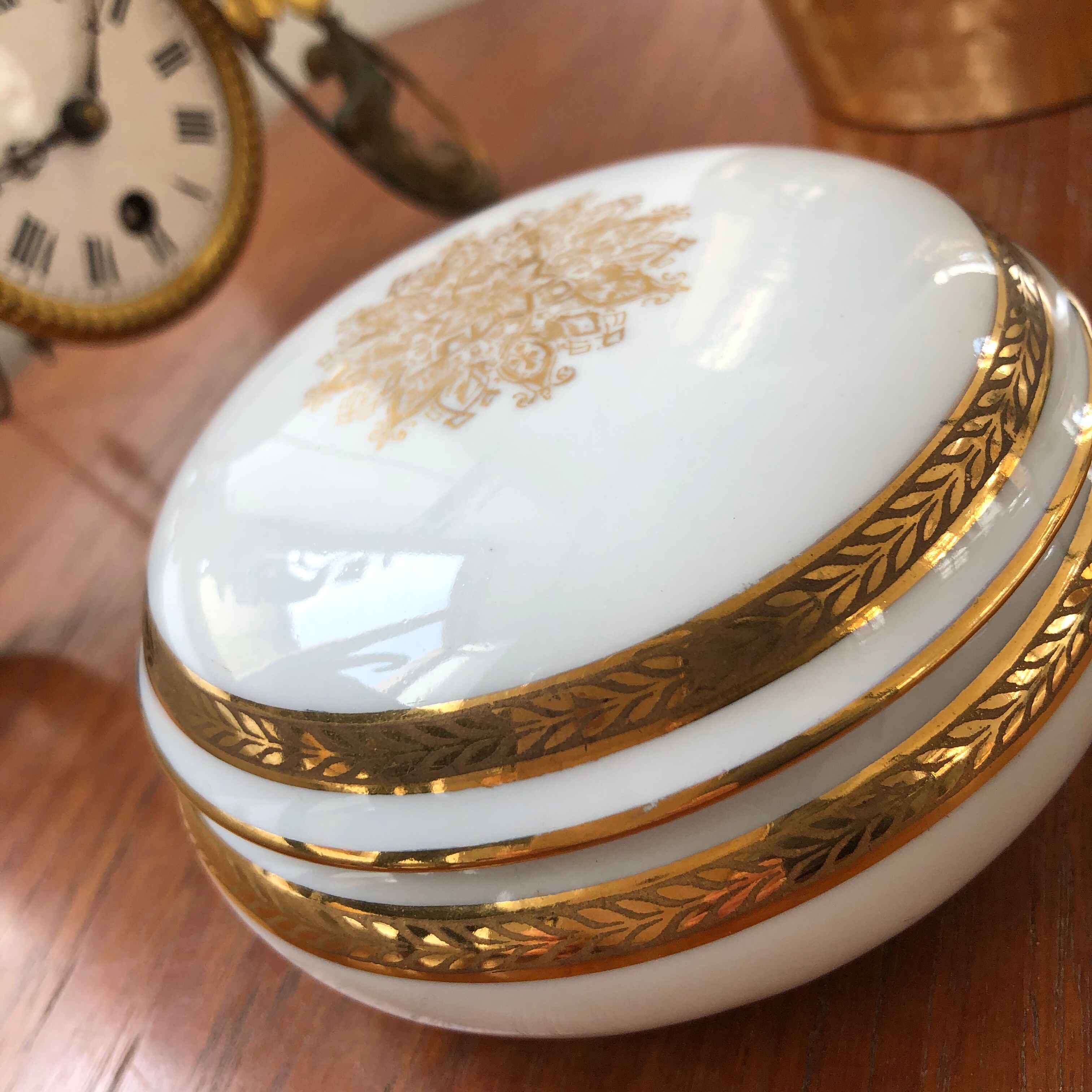 Porcelain jewelry box