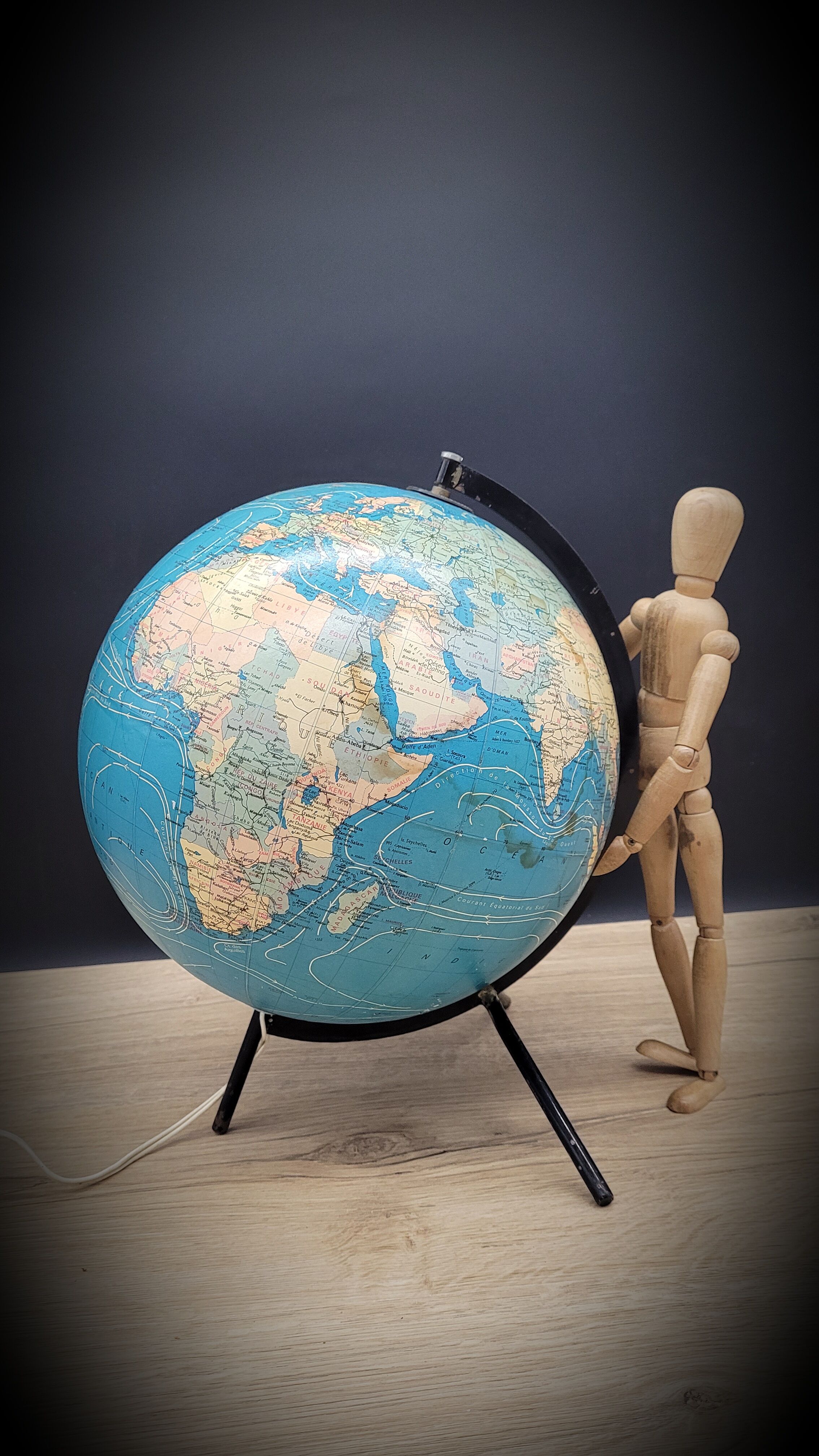 Taride World Map 1977