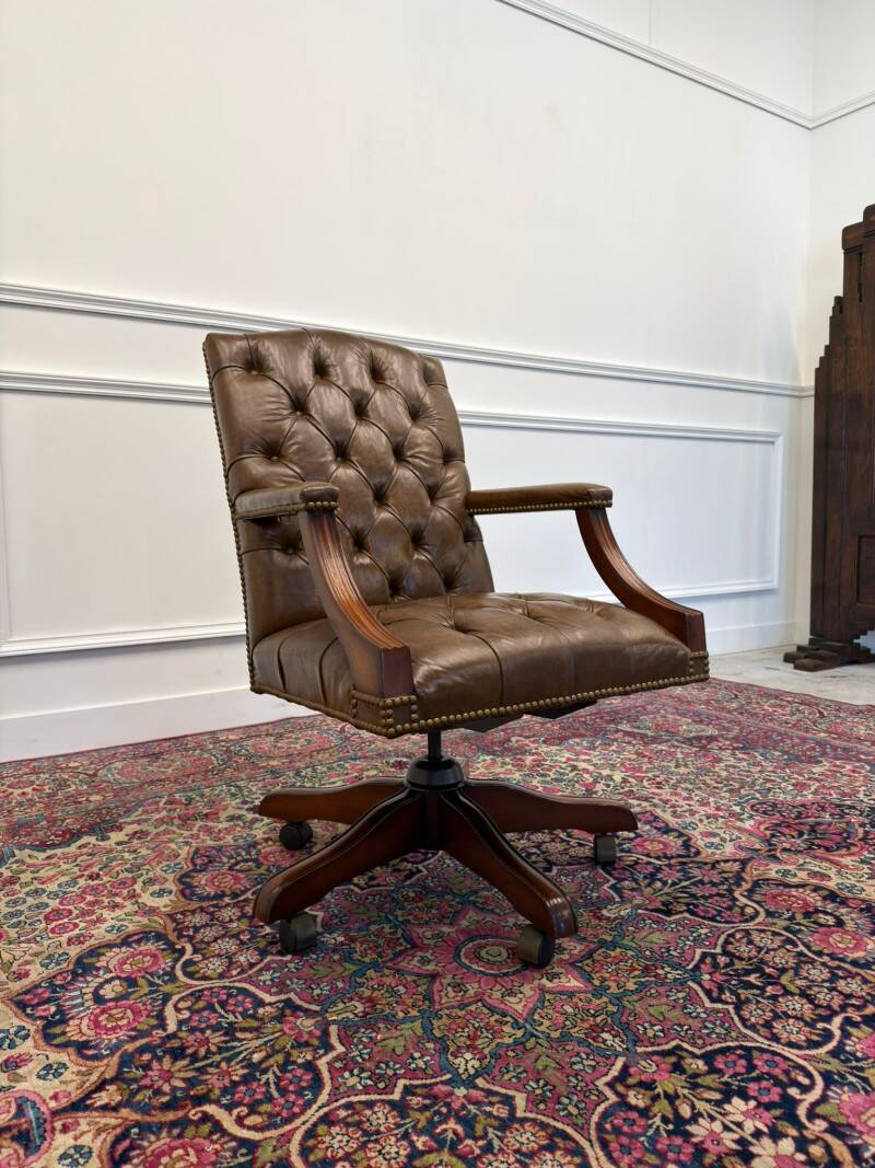 Chaise de bureau Chesterfield anglaise classique marron