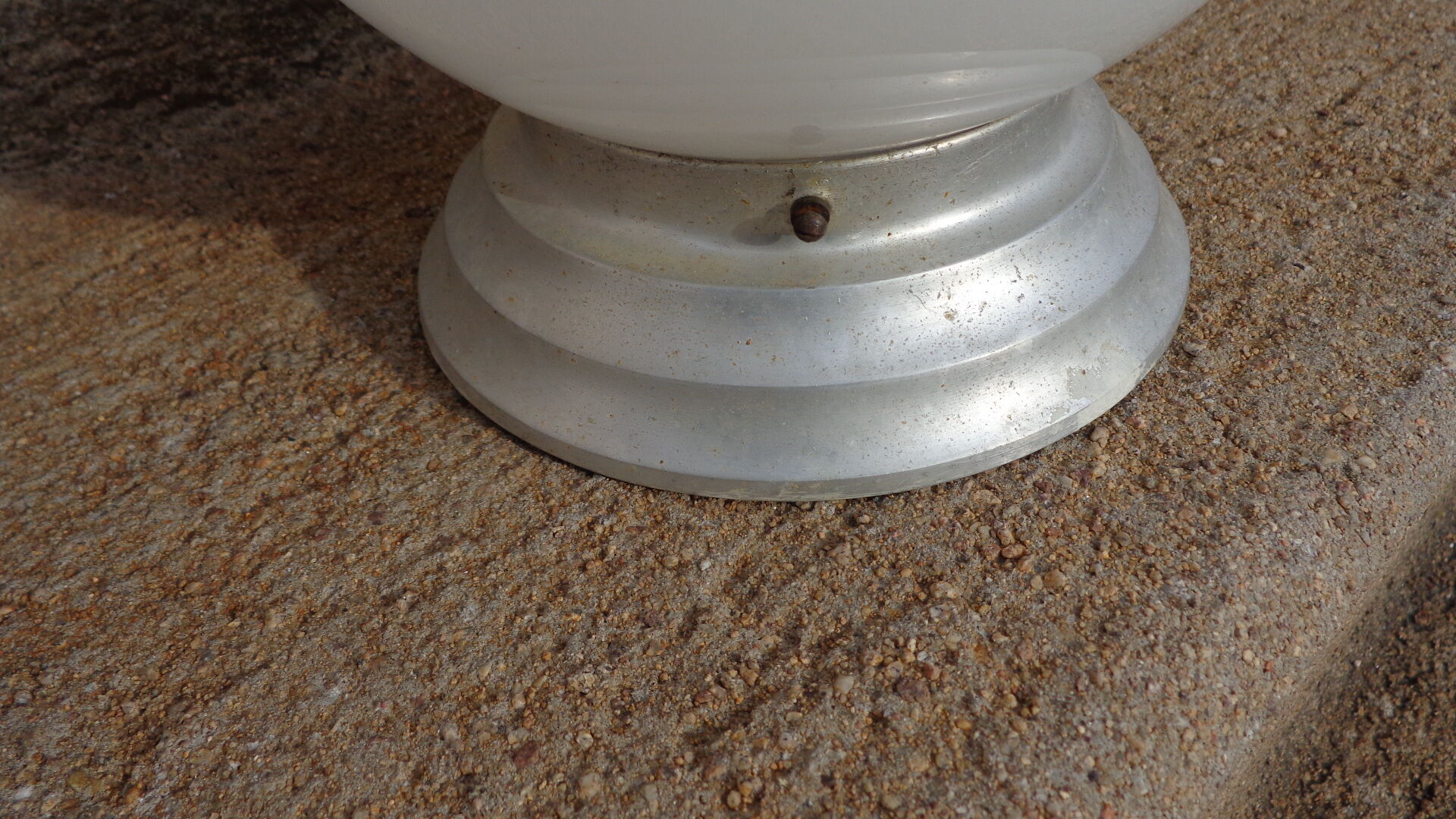 Industrial ball ceiling light