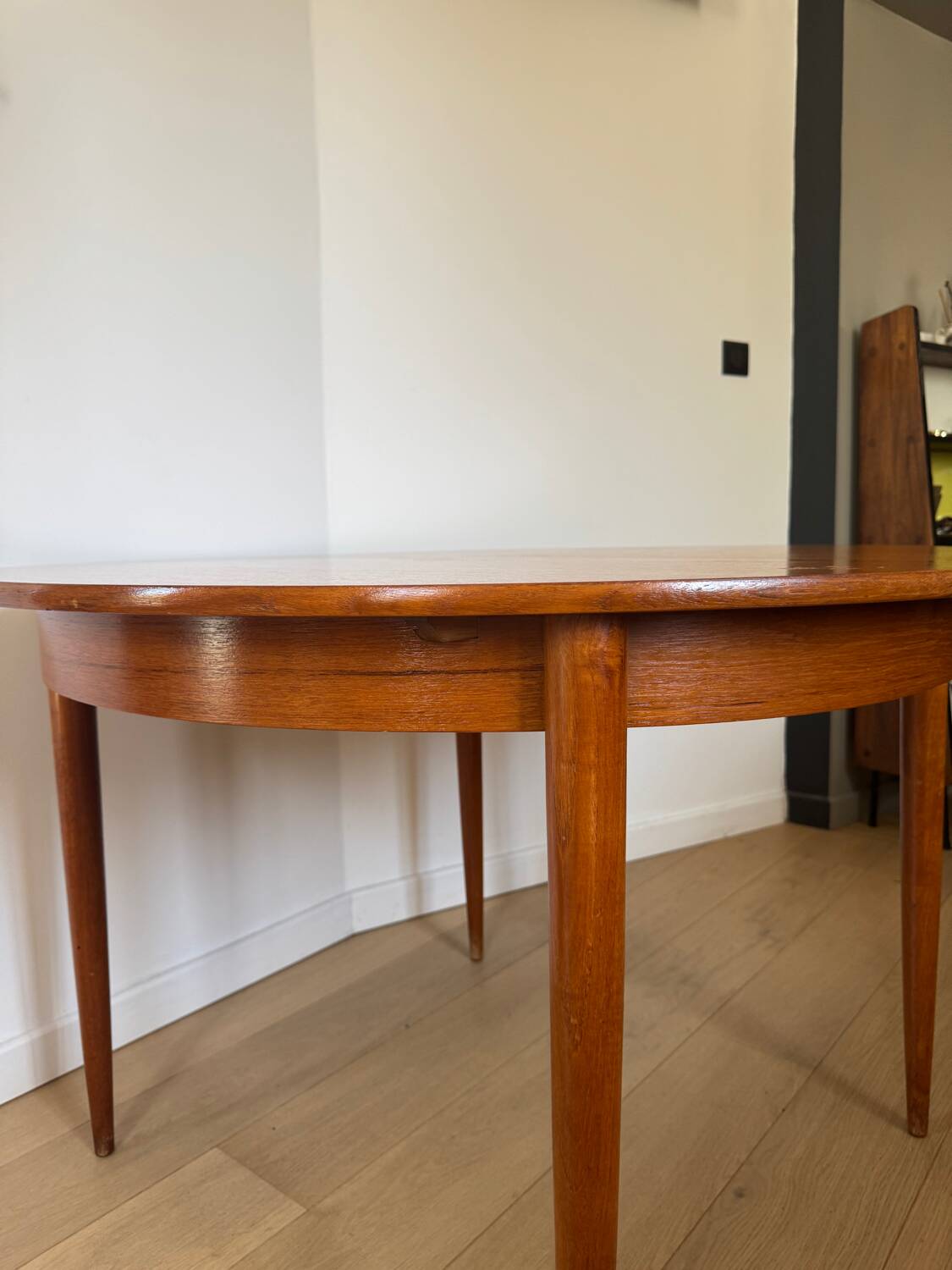 Scandinavian round table with compass legs