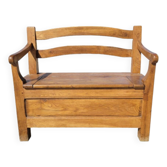 Blonde wooden chest bench